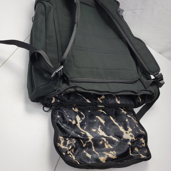 Under Armour UA Project Rock Duffle Backpack Bag Black Gold 1376459-002 New - Picture 11 of 16